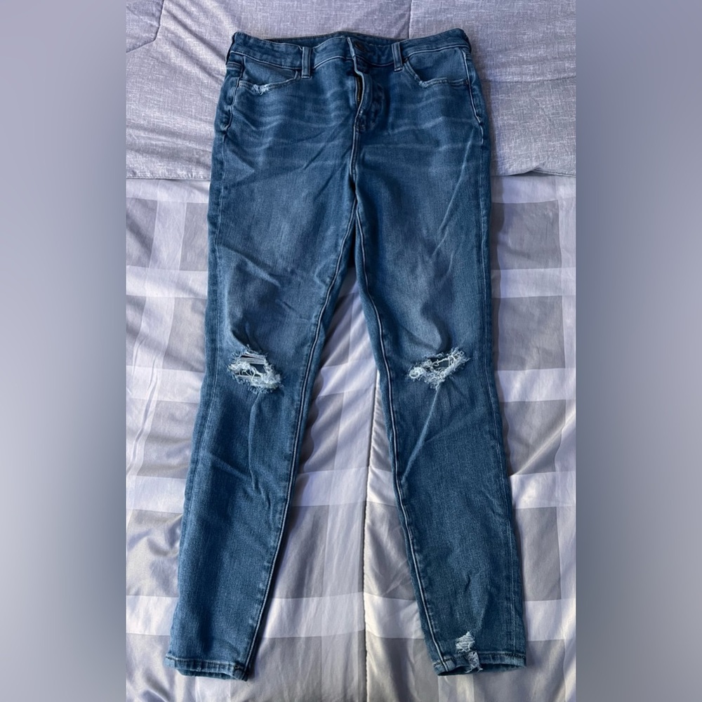 American Eagle dark wash ripped jeans
